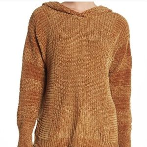 NWOT Pleione soft hooded chenille sweater